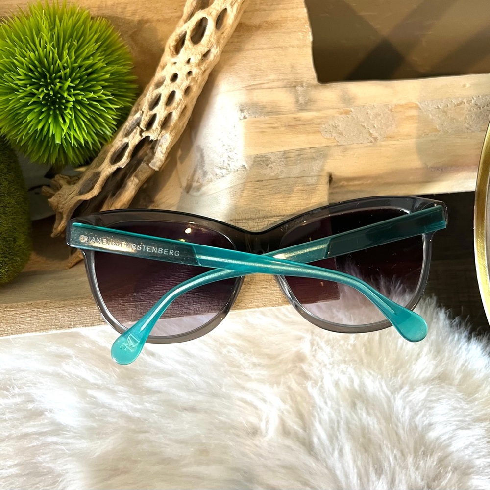 Diane Von Furstenberg Adele  Green Sunglasses #58 - Picture 2 of 7